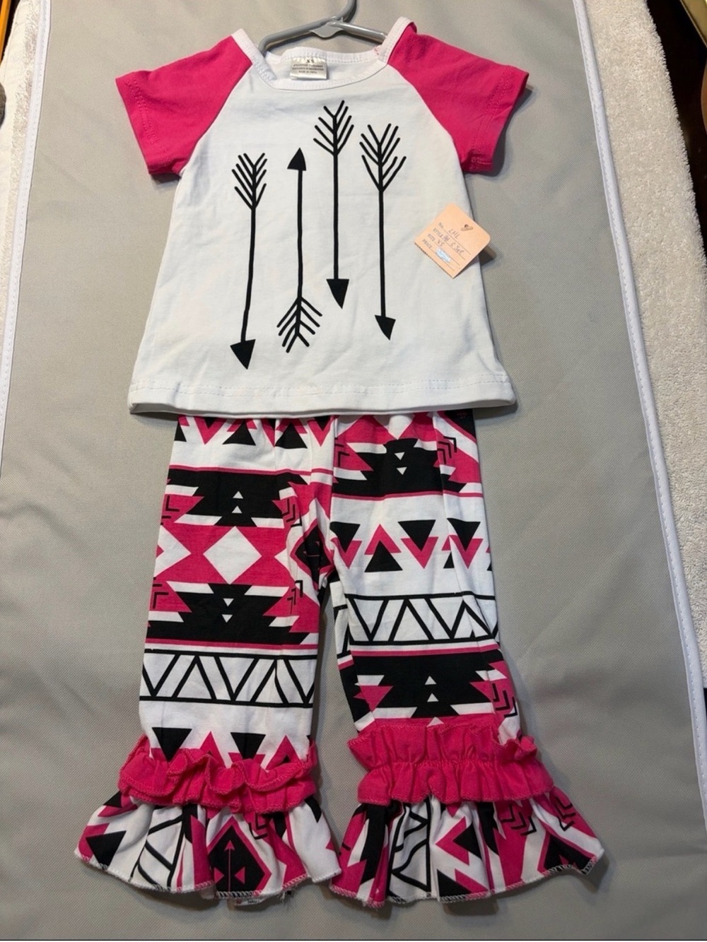 Girls Pink Arrow Print Matching Set - Unknown Brand